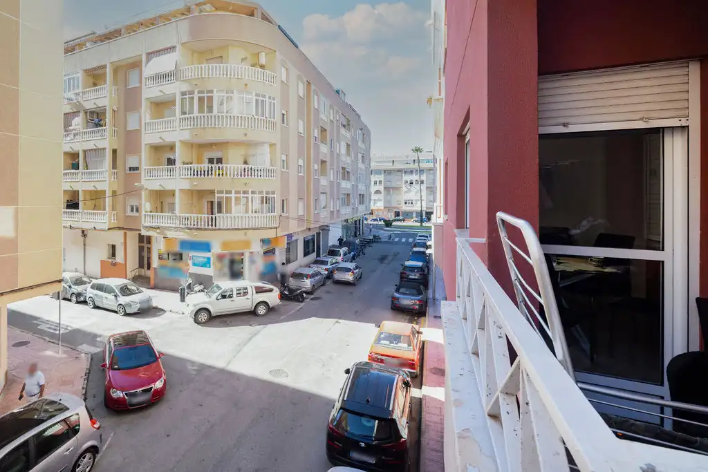 Vista exterior de Piso en venta en Torrevieja con Piscina