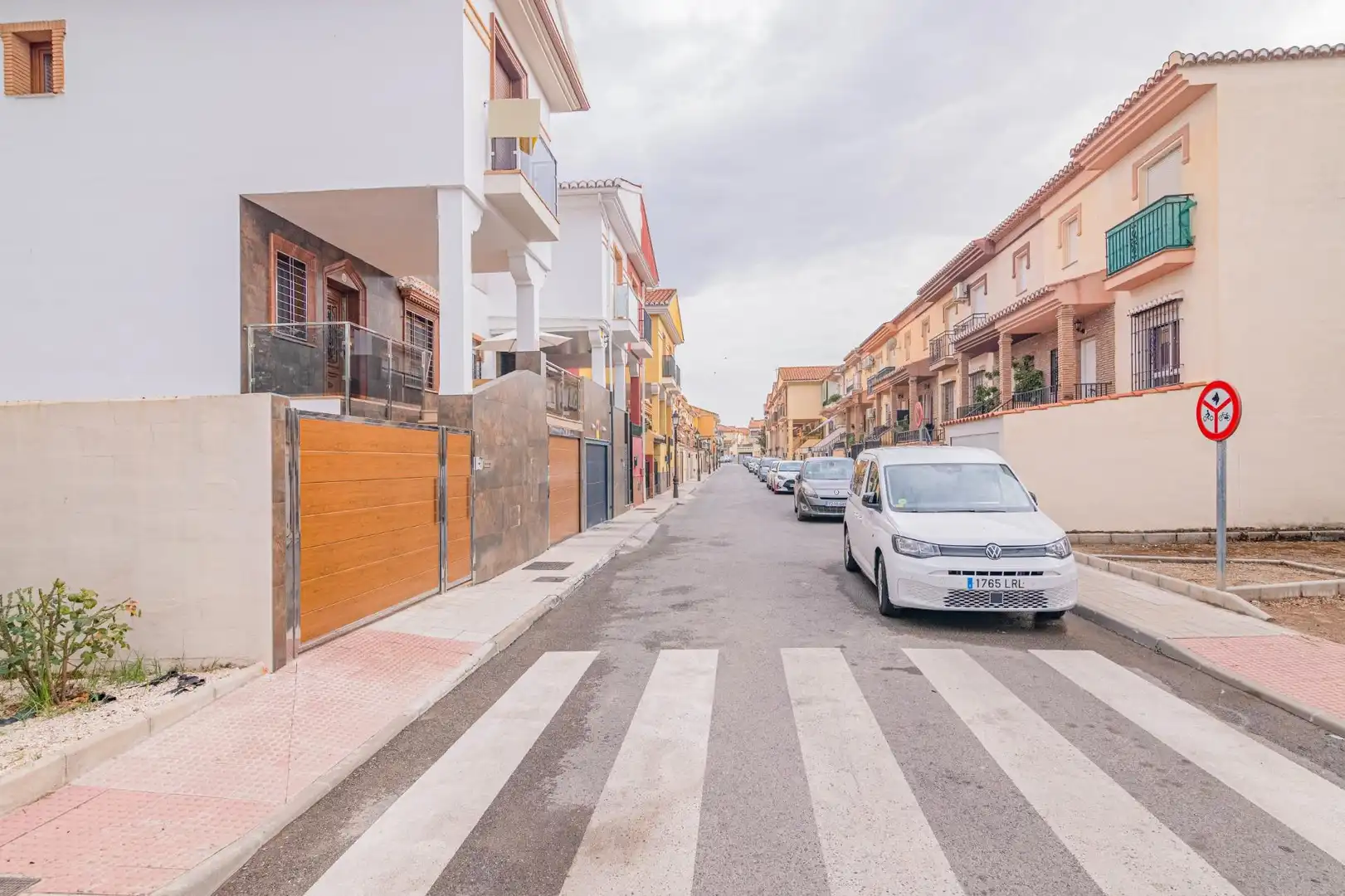 Vista exterior de Casa adosada en venta en Vegas del Genil con Aire acondicionado, Calefacción y Balcón