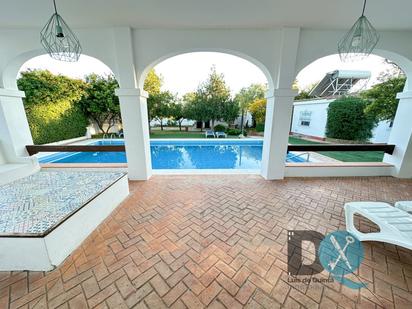 Exterior view of House or chalet for sale in Utrera