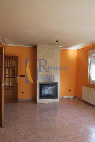 Casa adosada en Venta en Villaornate y Castro