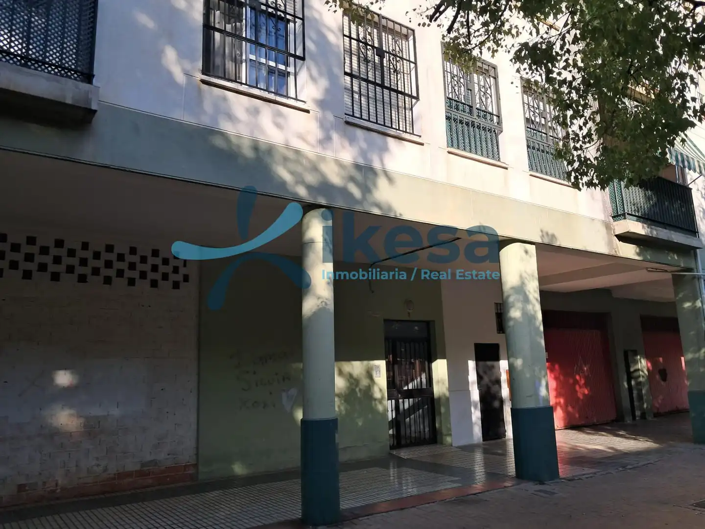 Flat with pool for sale in Sur