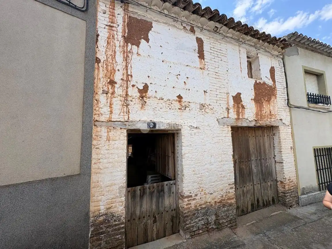 Vista exterior de Casa o chalet en venta en Los Navalucillos con Jardín privado