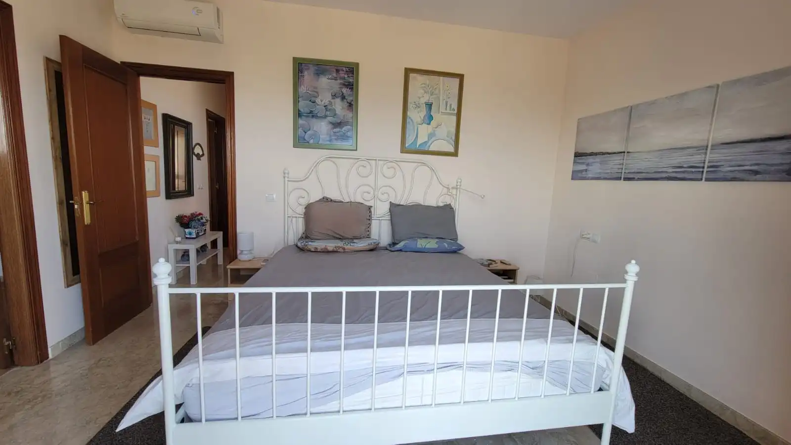 Habitación de Casa adosada en venta en Vélez-Málaga con Aire acondicionado y Piscina comunitaria