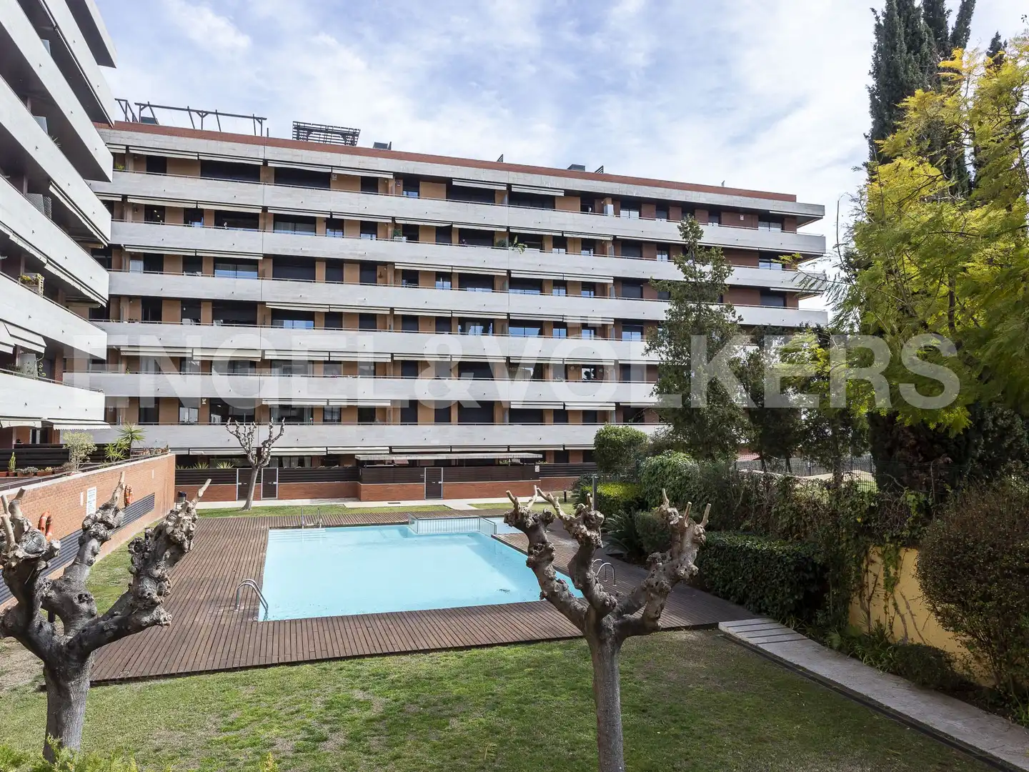 Swimming pool of Flat for sale in Vilanova i la Geltrú  with Air Conditioner, Heating and Private garden