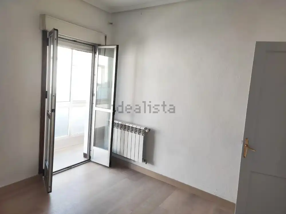Dormitori de Casa o xalet en venda en Ourense Capital  amb Calefacció, Jardí privat i Moblat