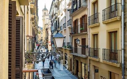 Vista exterior de Pis en venda en Donostia - San Sebastián  amb Calefacció, Moblat i Balcó