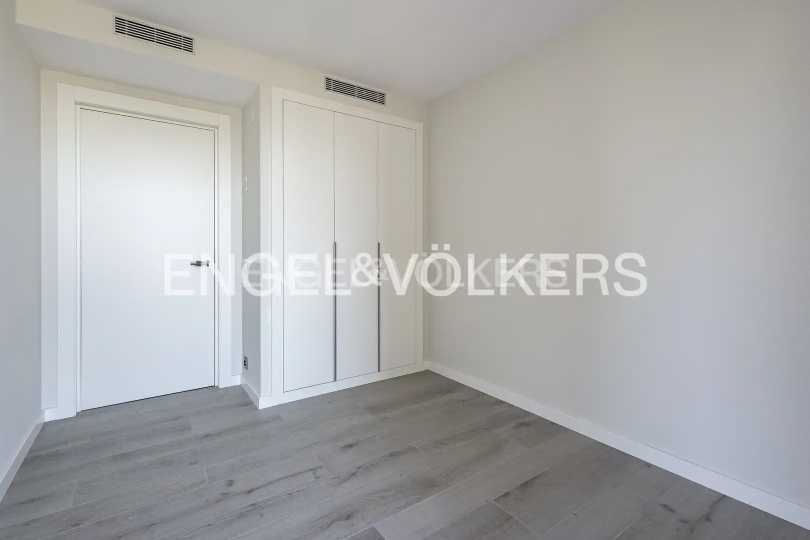 Habitación de Ático en venta en Esplugues de Llobregat con Aire acondicionado, Calefacción y Terraza