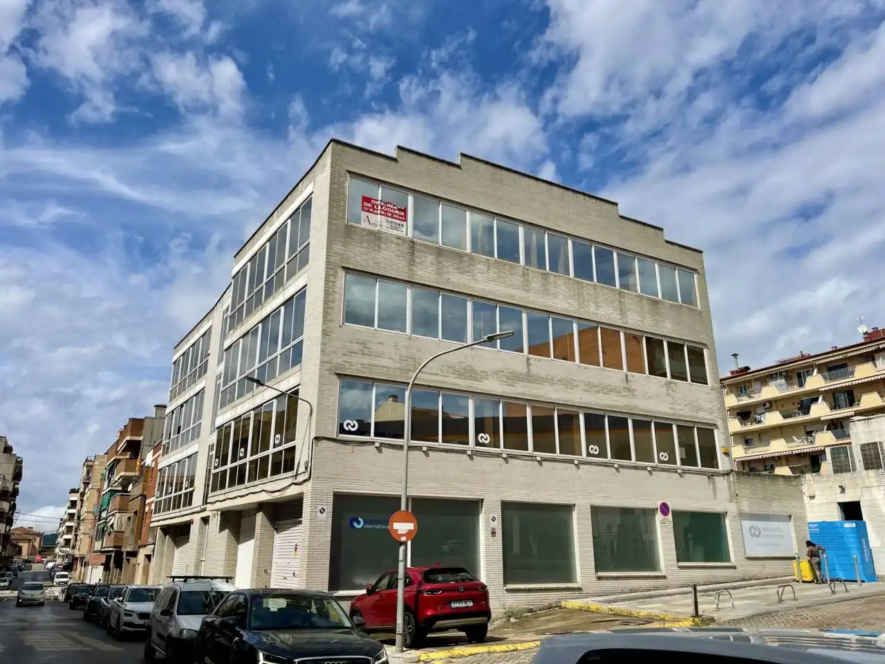 Vista exterior de Oficina de lloguer en Terrassa
