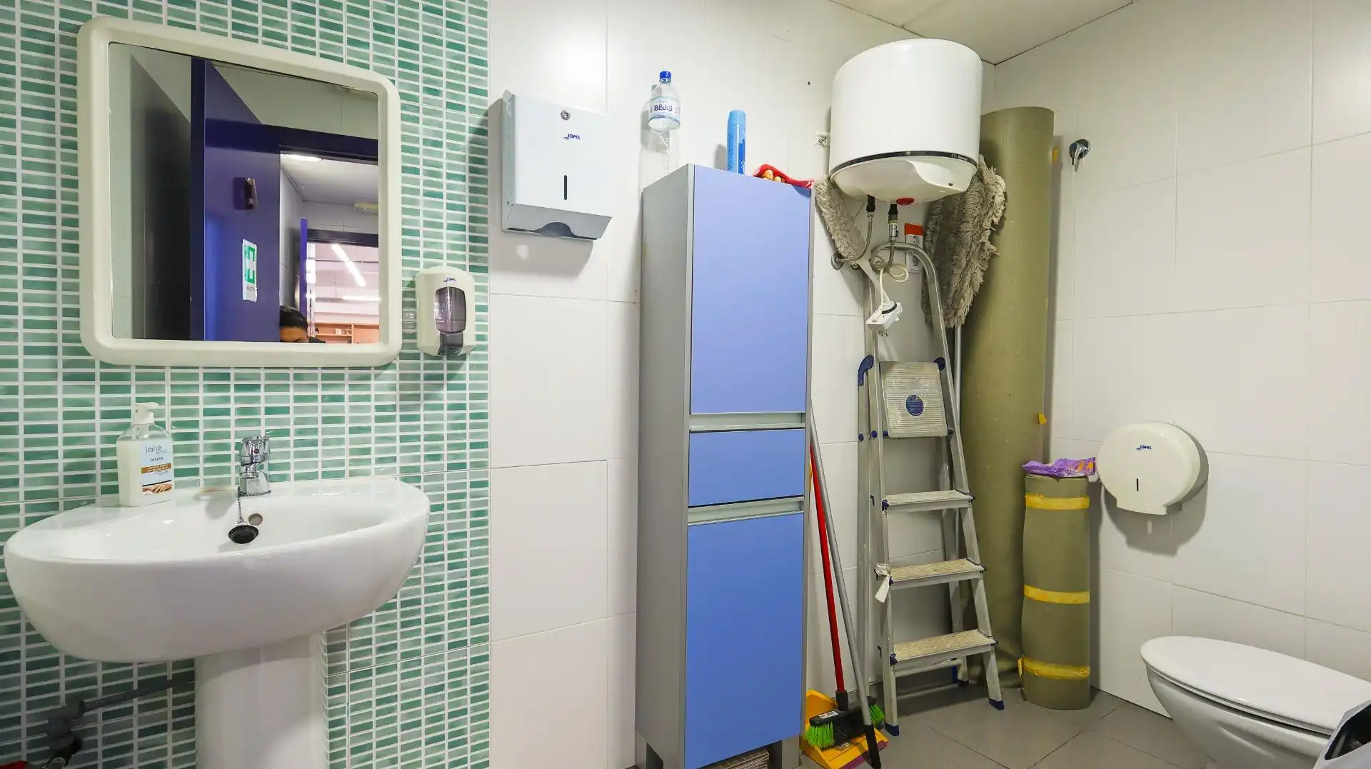Bathroom of Office for rent in Alicante / Alacant