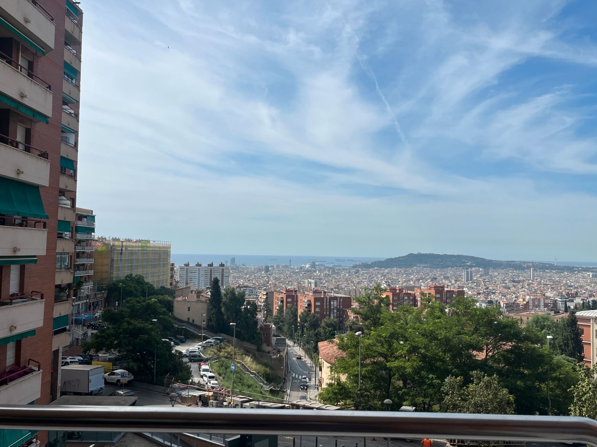 Vista exterior de Pis de lloguer en  Barcelona Capital amb Calefacció, Forn i Balcó