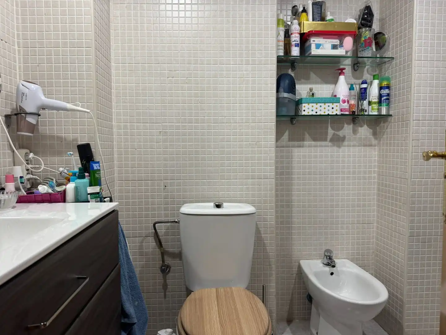Badezimmer von Wohnung zum Verkauf in Girona mit Klimaanlage, Heizung und Terrasse