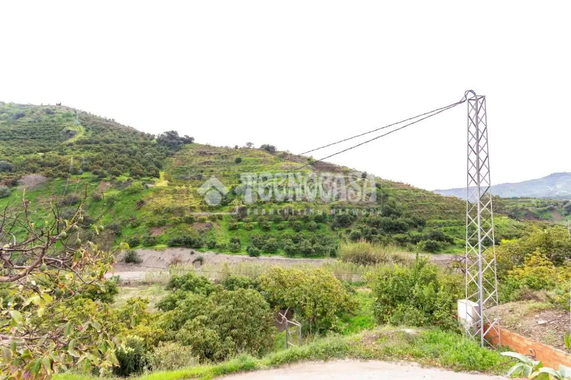 Casa rústica amb jardí en venda a Cútar, imagen 36