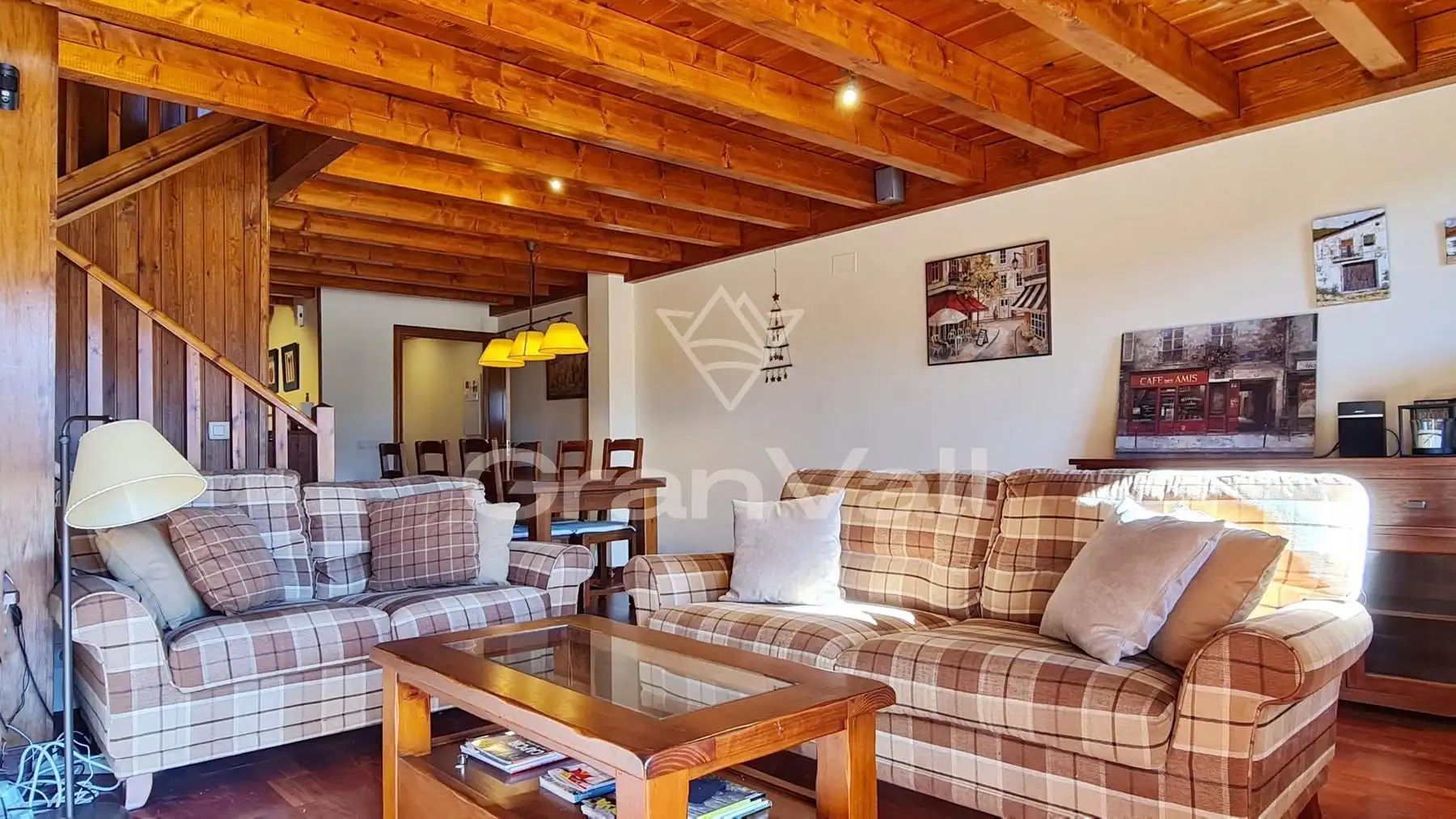 Wohnzimmer von Einfamilien-Reihenhaus zum Verkauf in Osséja mit Heizung, Parkett und Terrasse