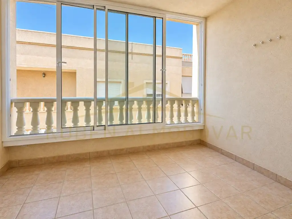 Piso con piscina en venta en Calle Miguel Hernandez 67, imagen 5