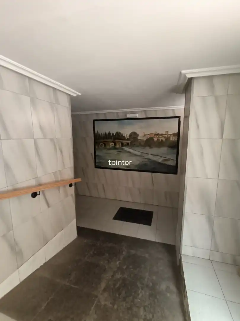 Wohnung zum Verkauf in Plasencia mit Klimaanlage, Heizung und Parkett