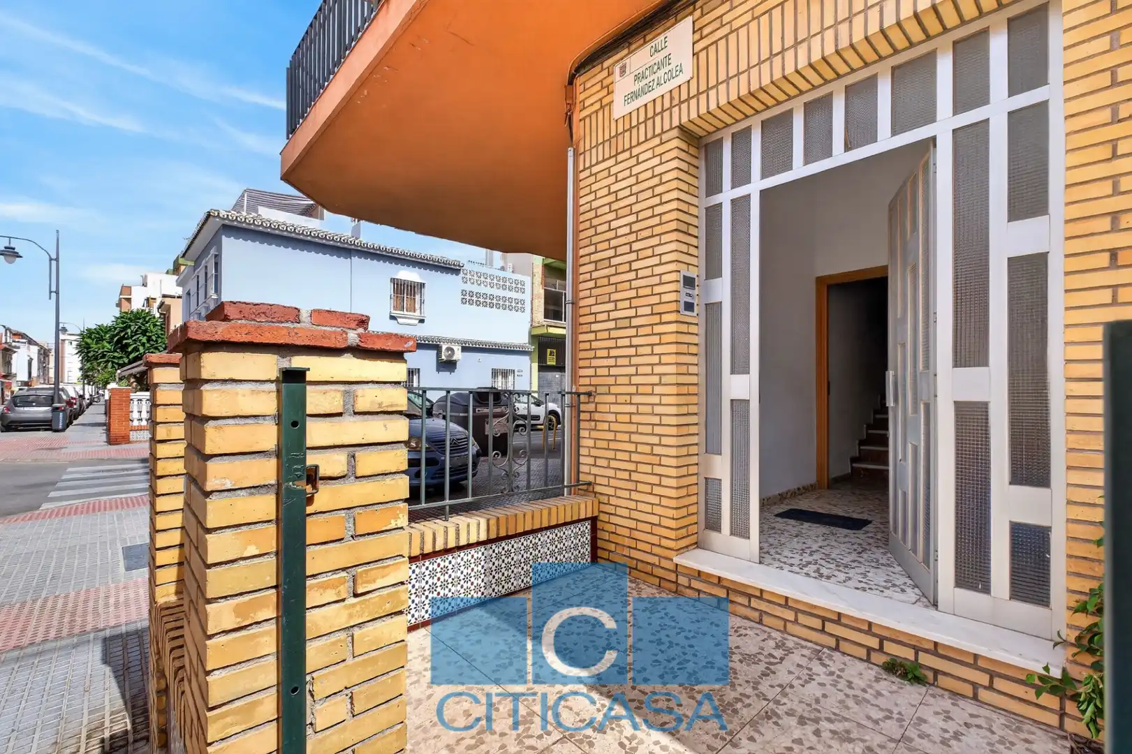 Vista exterior de Casa o xalet en venda en Málaga amb Terrassa i Balcó