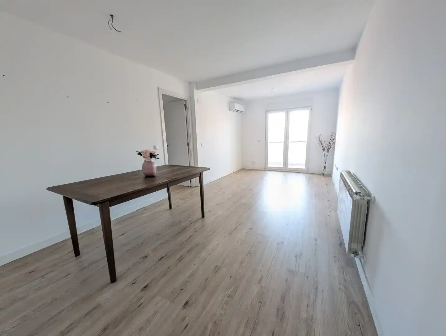 Sala d'estar de Pis en venda en  Madrid Capital amb Aire condicionat