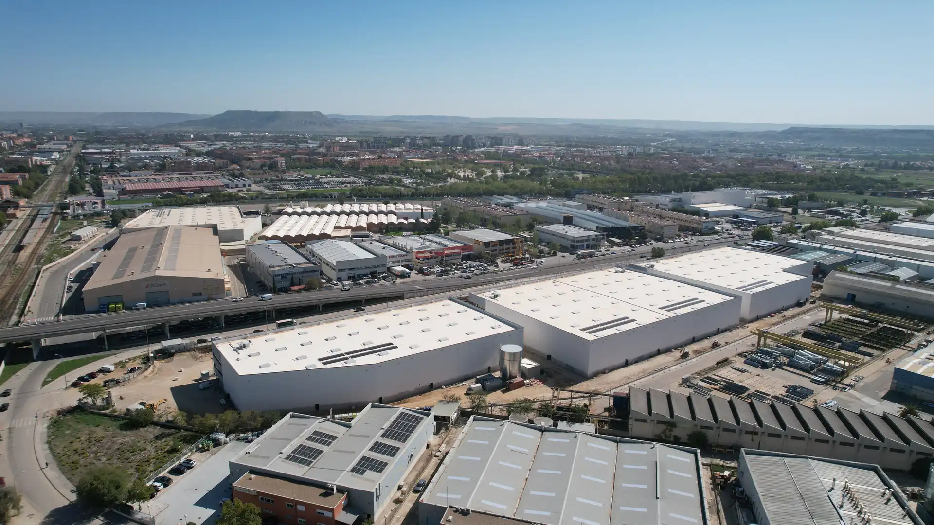 Außenansicht von Fabrikhallen zur Miete in Torrejón de Ardoz