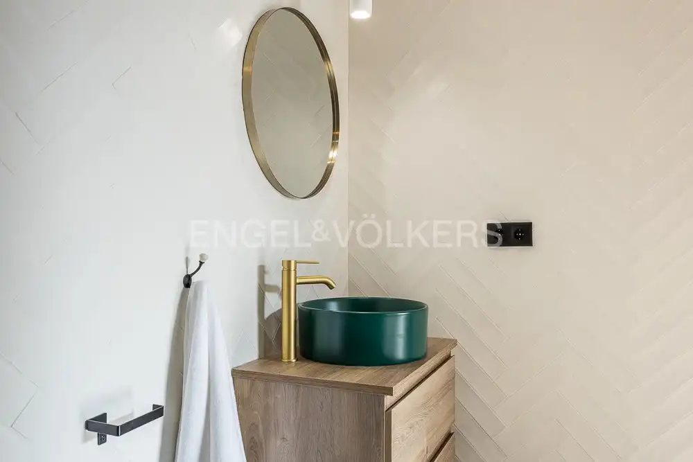 Bathroom of Flat for rent in Valencia  with Air Conditioner, Heating and Terrace