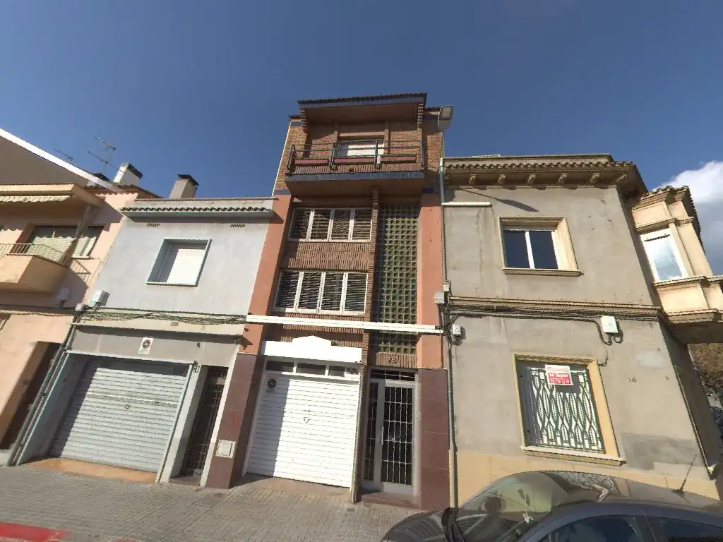 Vista exterior de Piso en venta en Sabadell