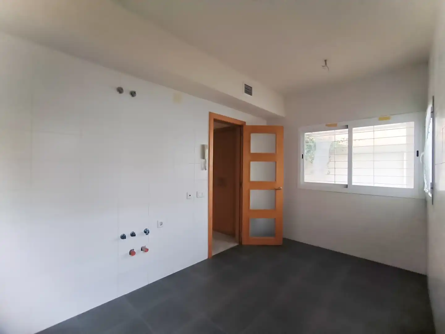 Casa adosada en venta en Espartinas con Terraza