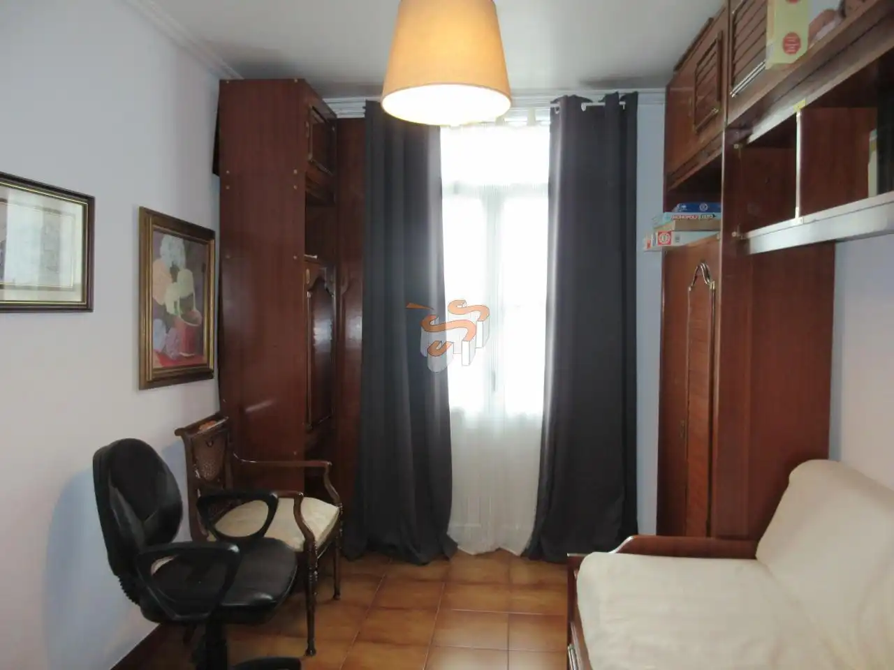 Habitación de Piso en venta en Ferrol con Calefacción y Trastero