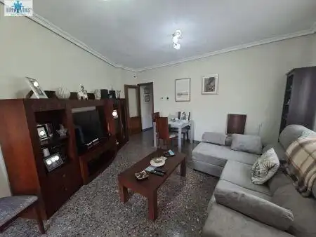 Sala d'estar de Pis en venda en  Albacete Capital amb Traster, Moblat i Balcó