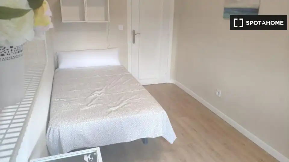 Habitación en Palomeras Bajas