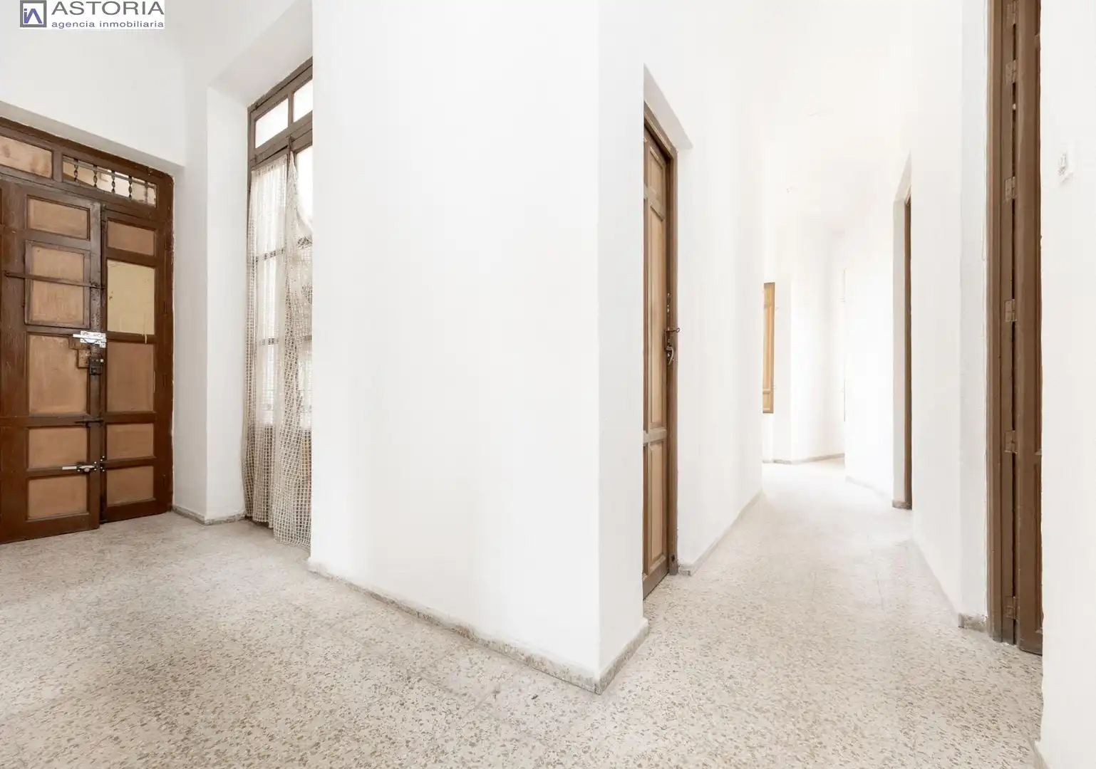 Ático en venta en Granada con Balcón