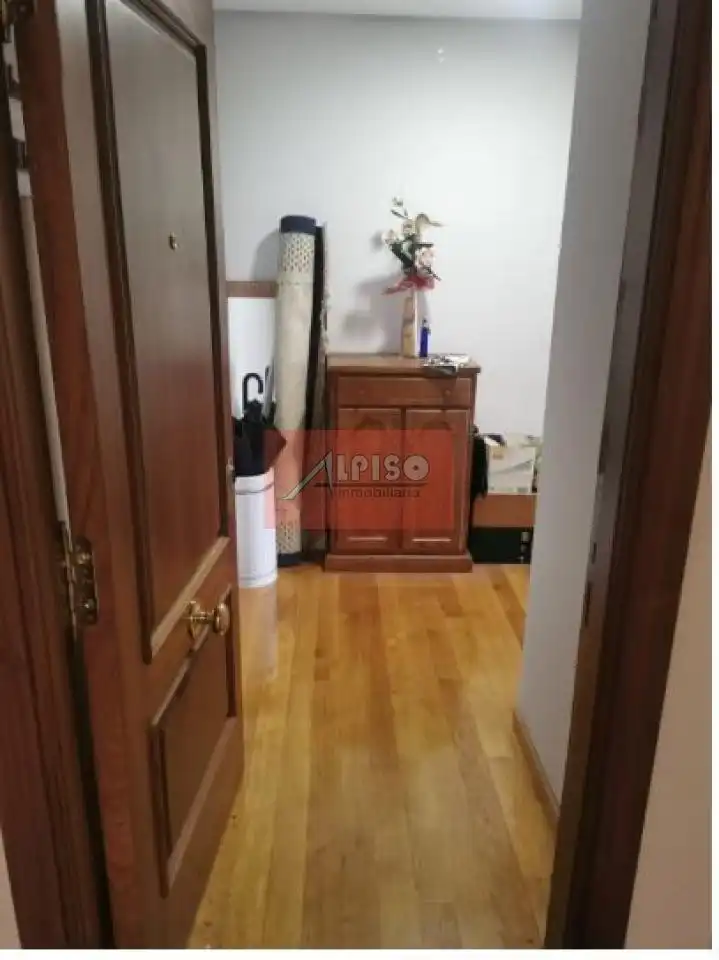 Habitación de Piso en venta en Ourense Capital  con Calefacción, Parquet y Amueblado