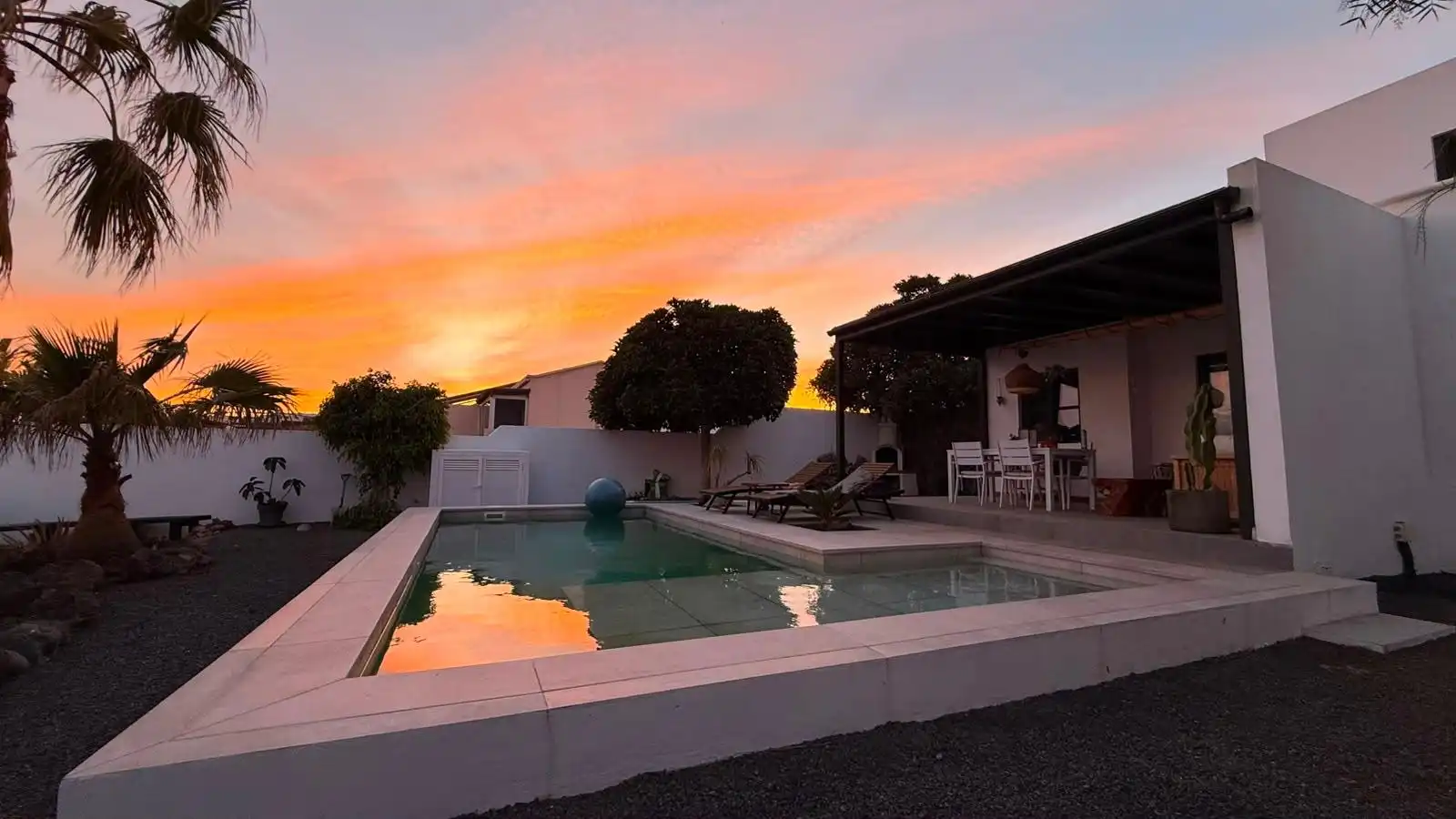 Piscina de Casa o xalet en venda en San Bartolomé amb Aire condicionat, Jardí privat i Terrassa