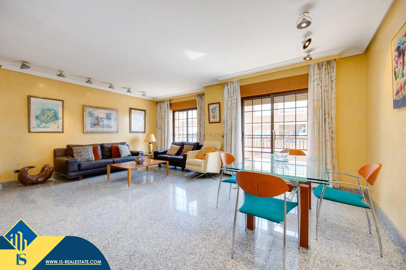 Sala de estar de Ático de alquiler en Torrevieja con Terraza, Trastero y Amueblado
