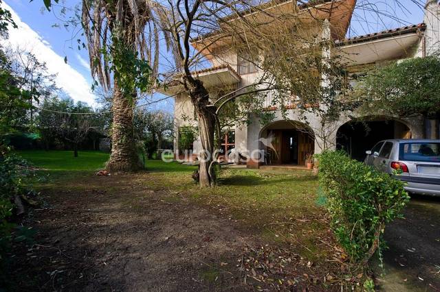 Casa adosada en Venta en Calle OJAIZ en Peñacastillo - Nueva Montaña