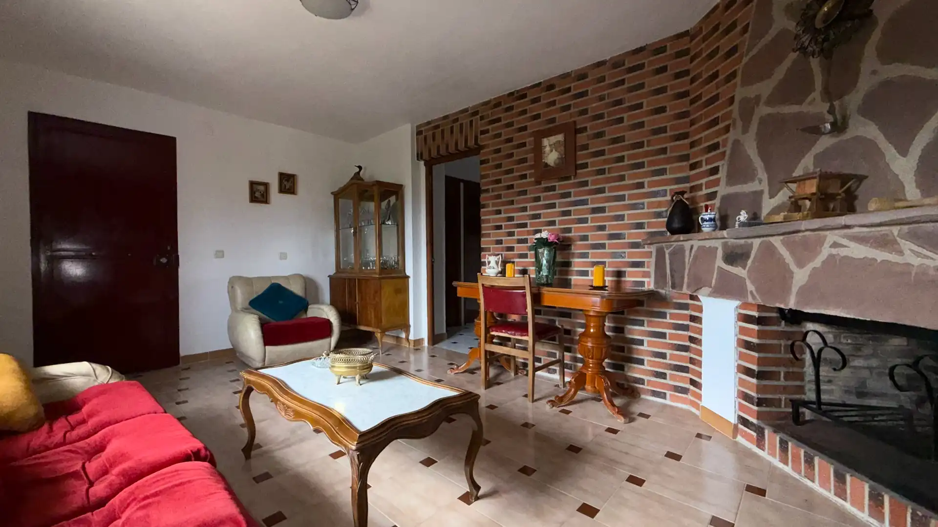 Sala de estar de Casa o chalet en venta en Aldea del Fresno con Terraza, Horno y Lavadora