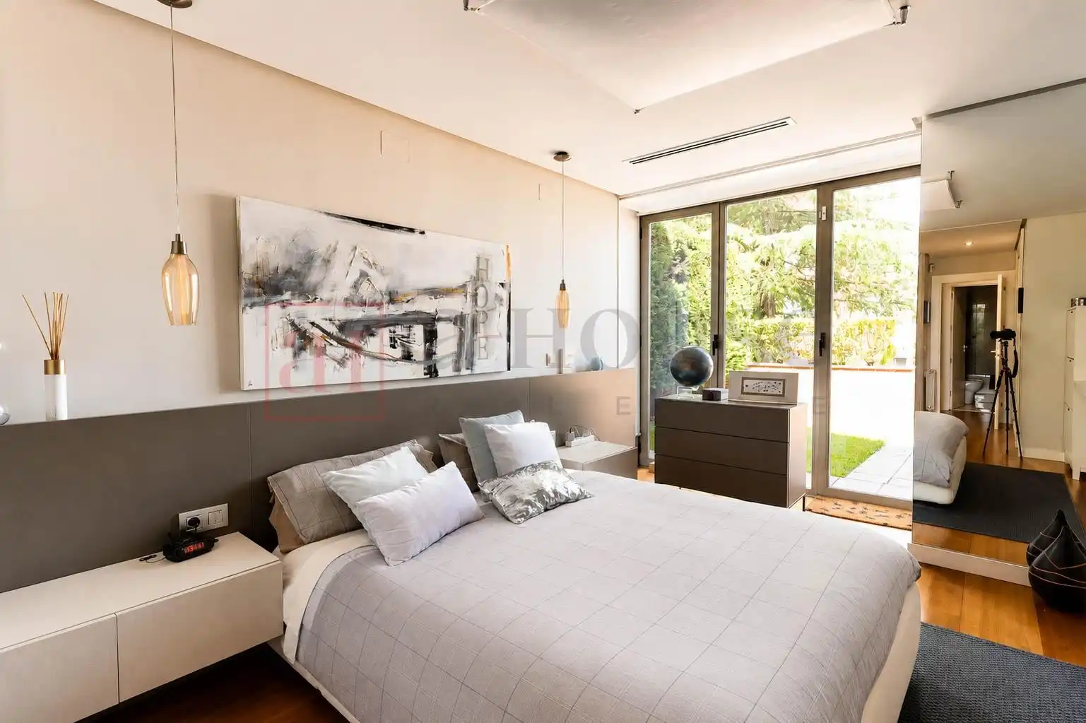 Schlafzimmer von Erdgeschoss zum Verkauf in Madrid mit Klimaanlage, Heizung und Privatgarten