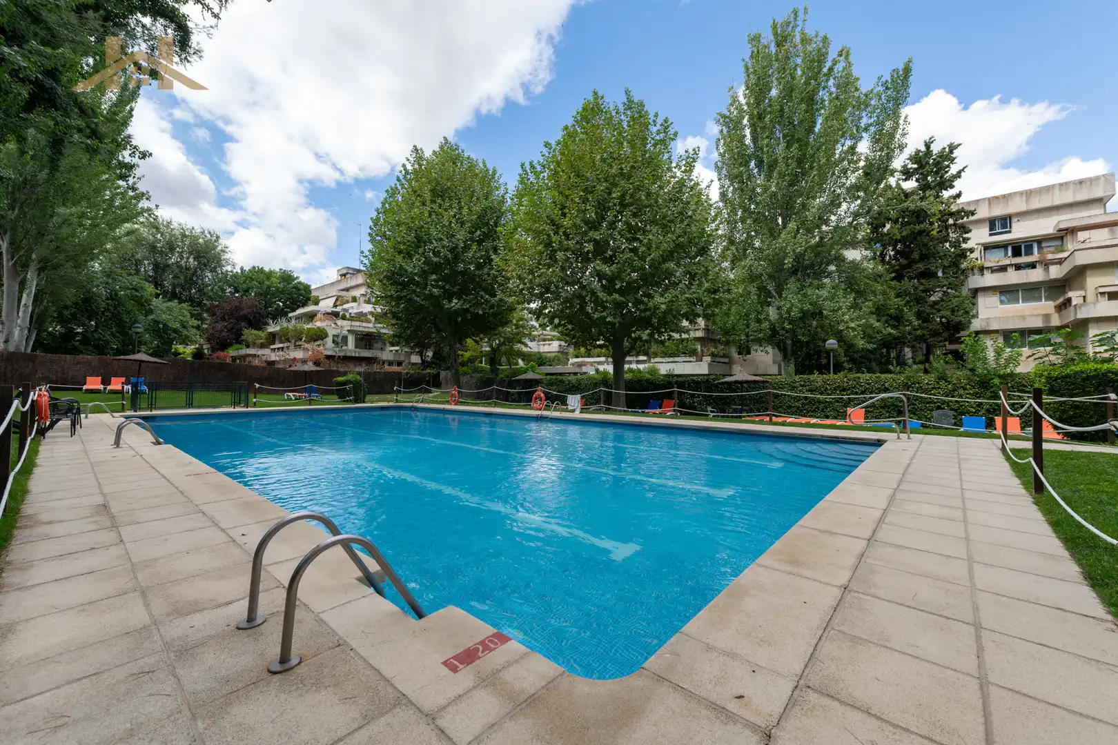 Piscina de Pis en venda en La Moraleja amb Calefacció, Terrassa i Traster