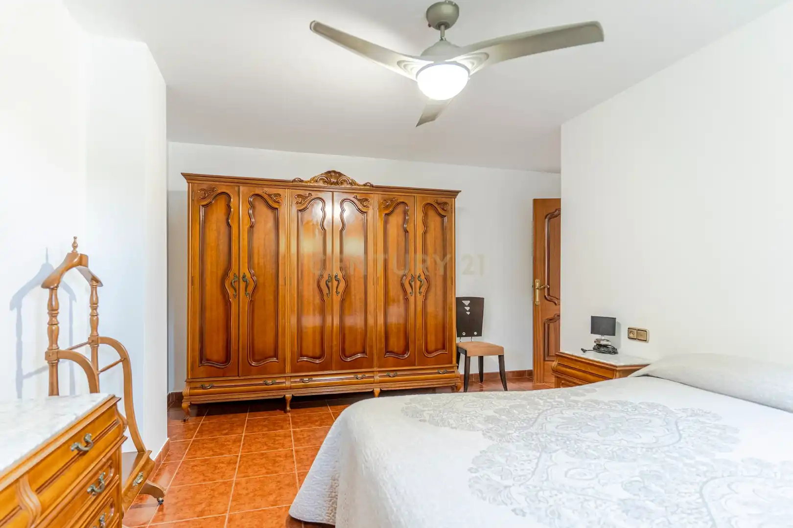 Habitación de Casa o chalet en venta en Las Gabias con Jardín privado, Trastero y Piscina