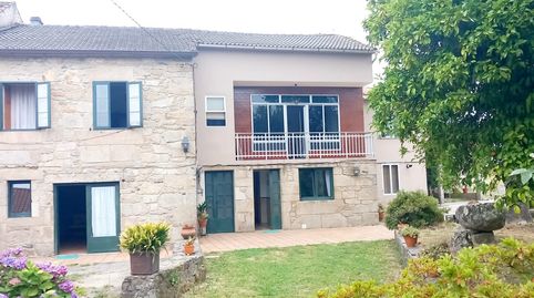 Foto 2 de Casa adosada en venta en Praza de Galicia, 1, Cuntis, Pontevedra
