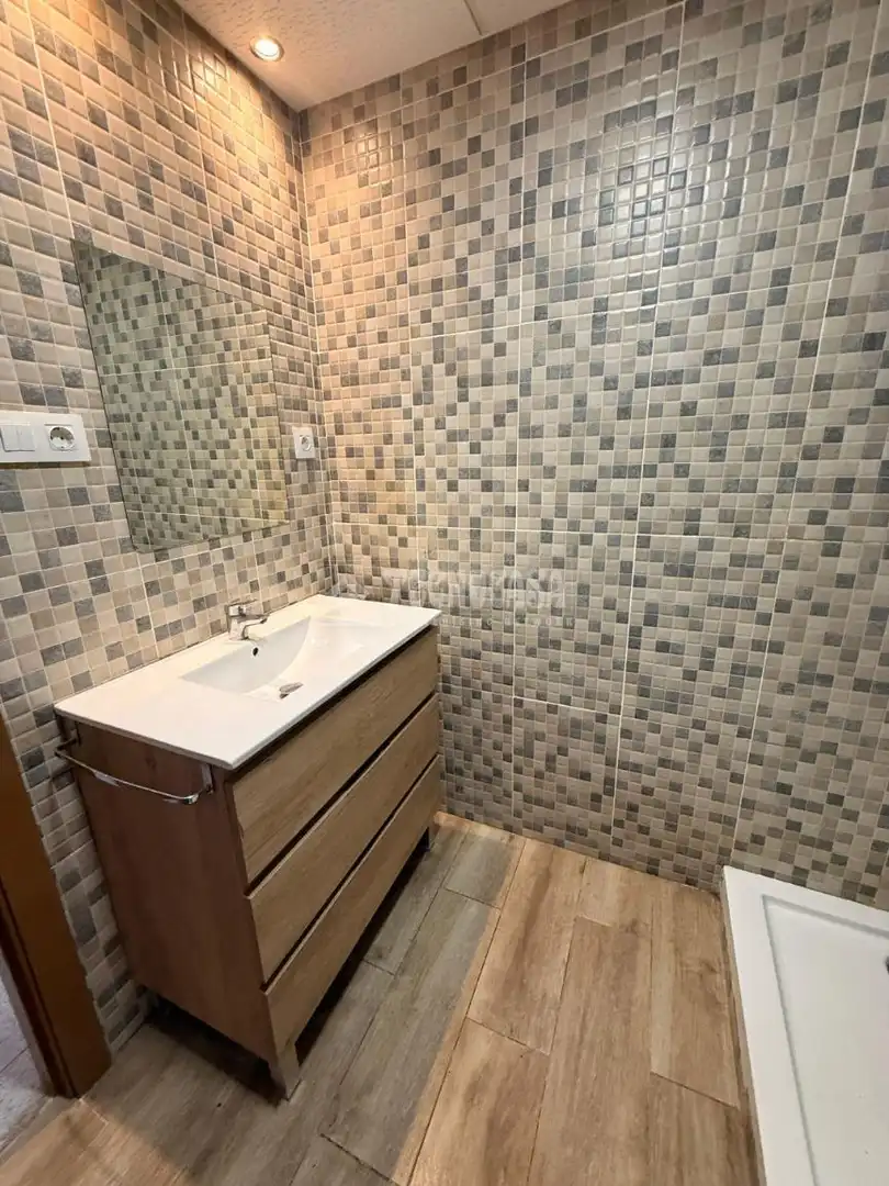 Bathroom of Flat for sale in Alcalá de Guadaira  with Terrace