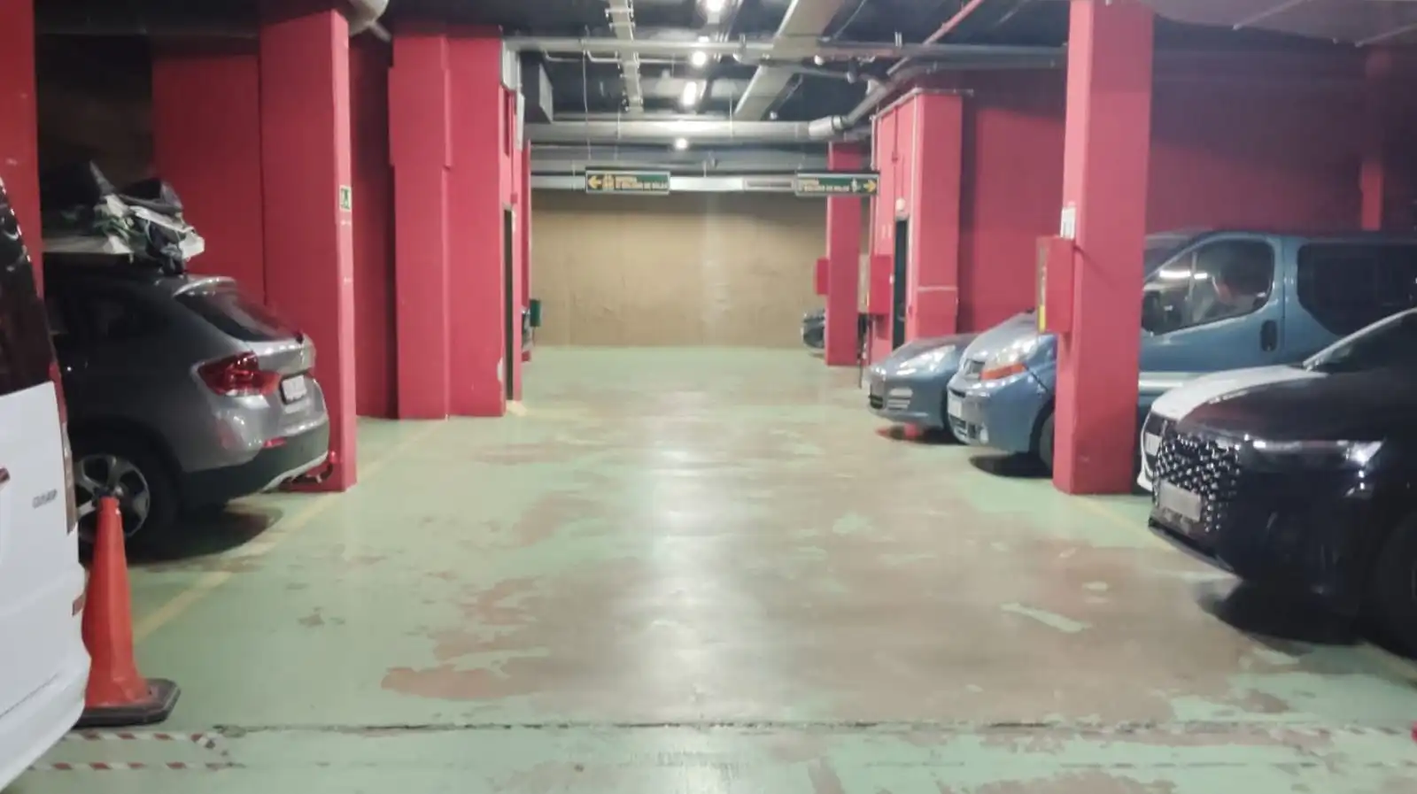 Parkplatz von Garage zur Miete in Barcelona