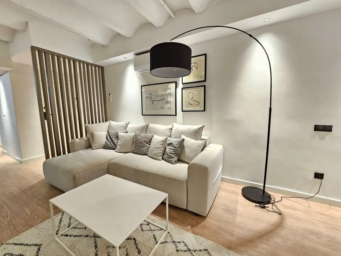 Living room of Flat for rent in Barcelona  with Air Conditioner and Furnished