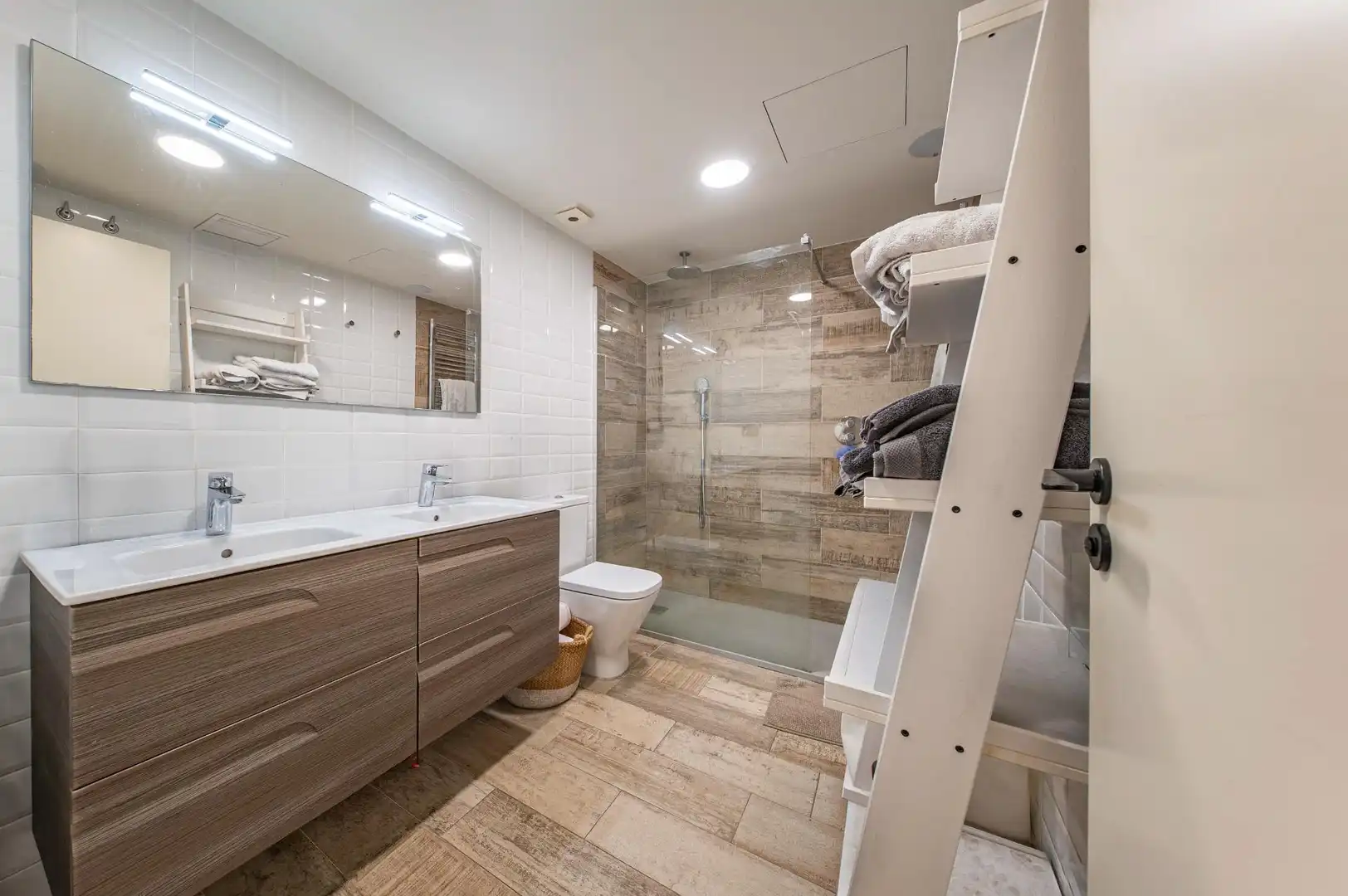Bathroom of Attic for sale in Badalona  with Air Conditioner, Heating and Terrace