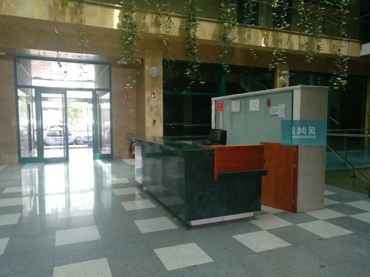 Garage for sale in Avenida HYTASA, 12, El Plantinar – Avda. La Paz - El Juncal