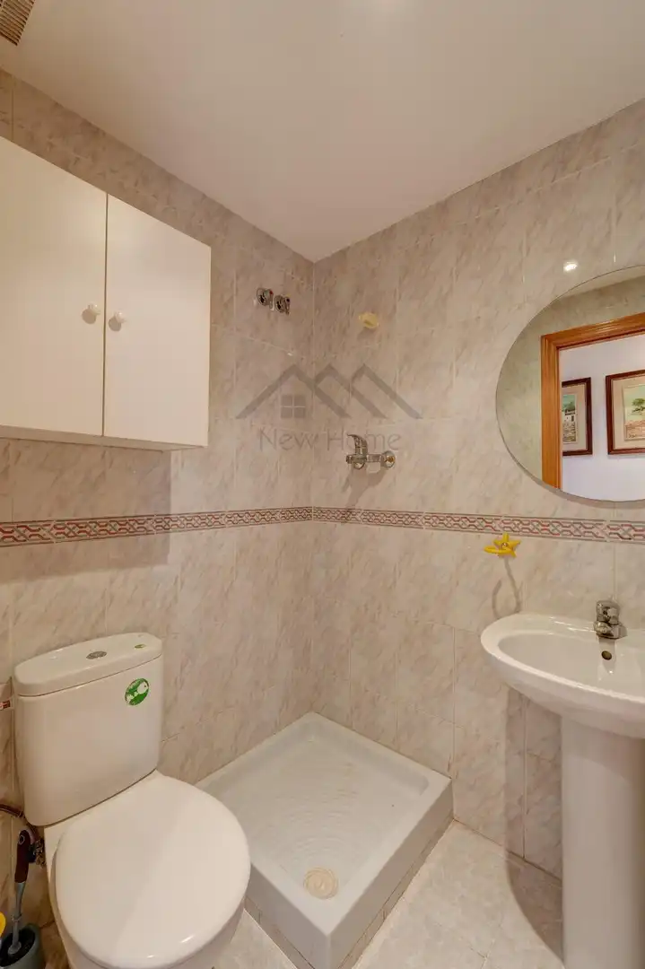 Baño de Piso en venta en La Pobla de Vallbona con Aire acondicionado y Terraza