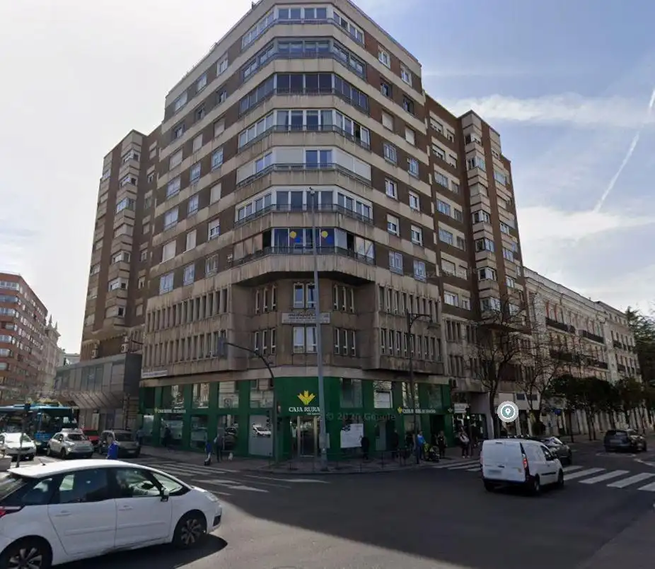 Außenansicht von Wohnungen zur Miete in Valladolid mit Heizung