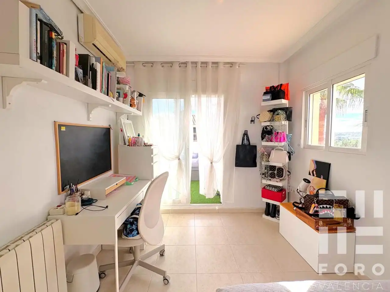 Habitación de Casa o chalet en venta en L'Eliana con Aire acondicionado, Jardín privado y Terraza