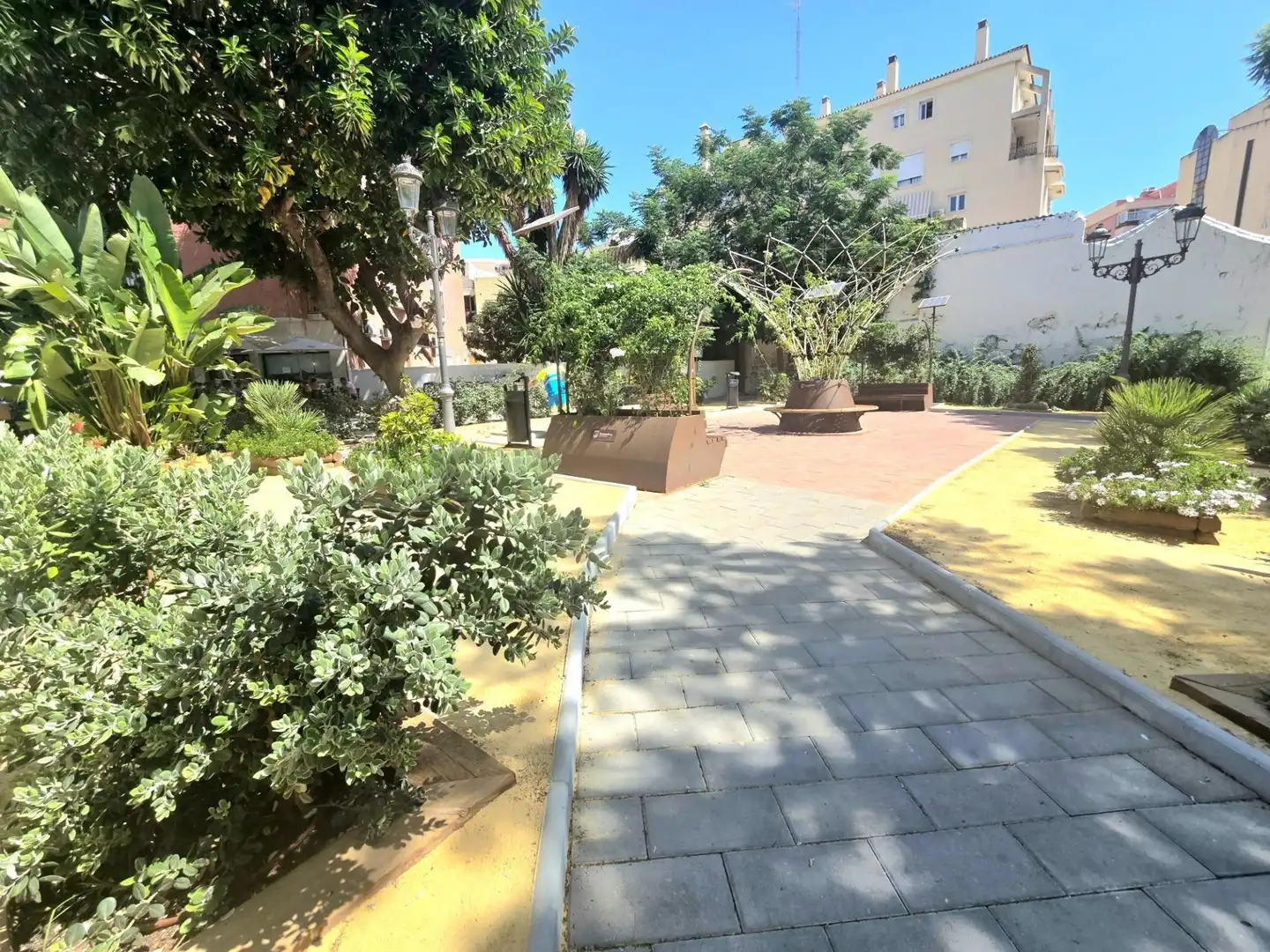 Vista exterior de Piso en venta en Torremolinos con Terraza y Piscina comunitaria