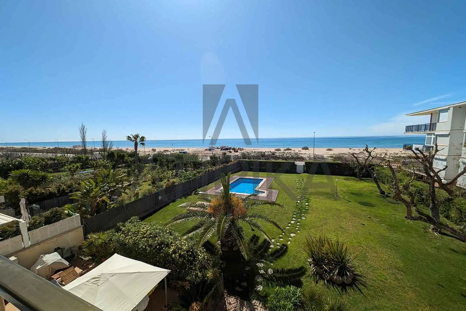 Jardín de Piso en venta en Castelldefels con Calefacción, Terraza y Trastero