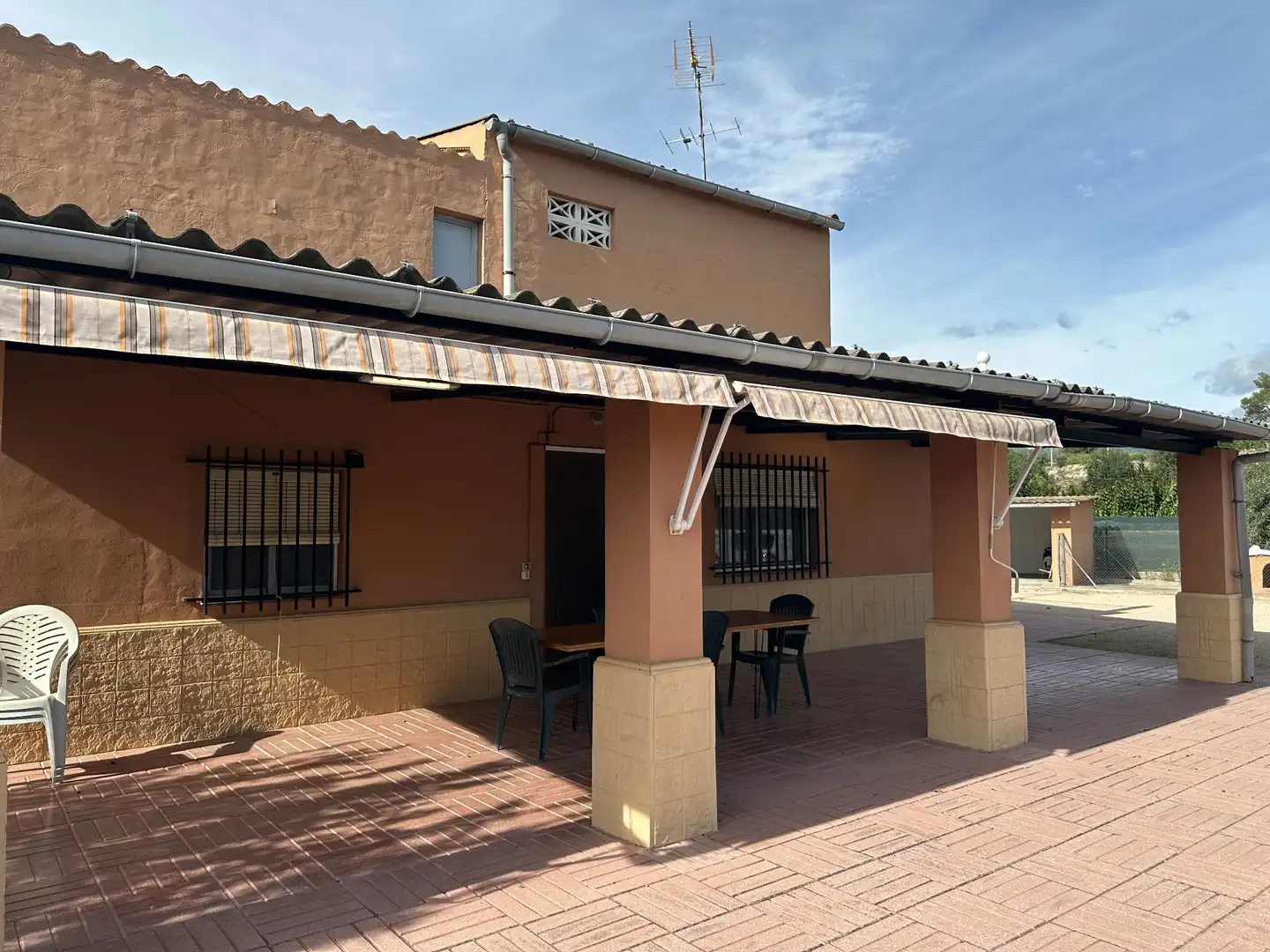 Vista exterior de Casa o chalet en venta en Ontinyent con Aire acondicionado, Calefacción y Jardín privado