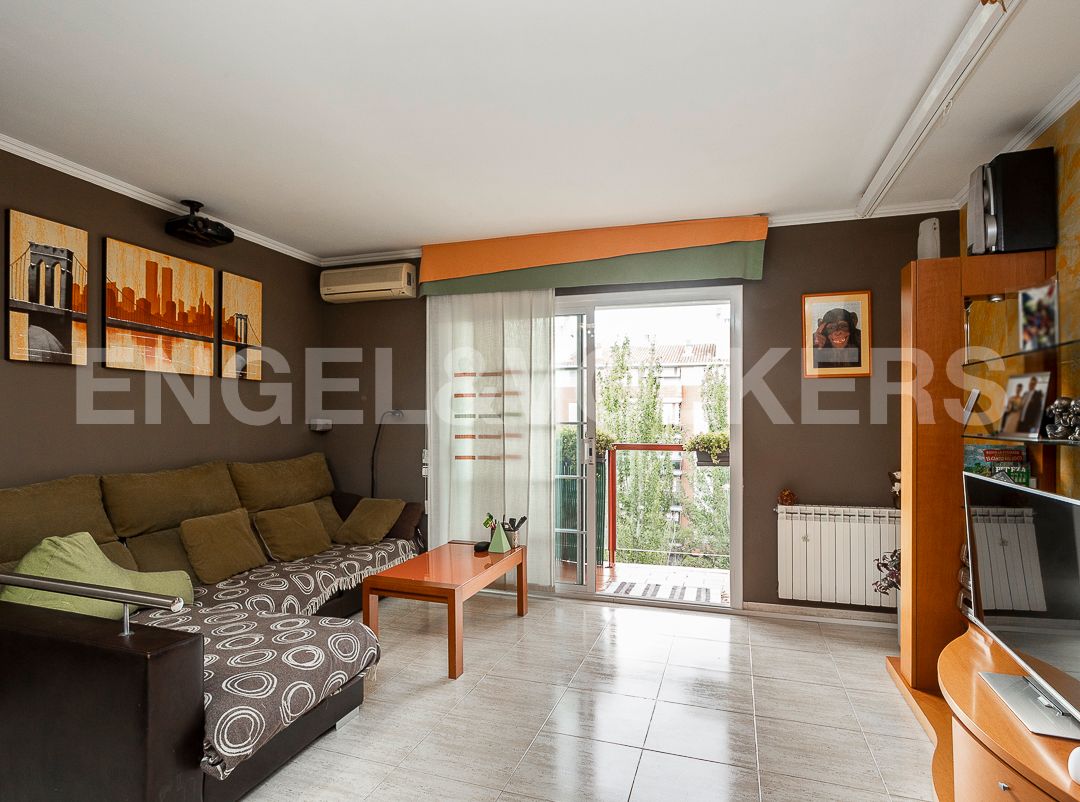Living room of Apartment for sale in Martorell  with Air Conditioner, Heating and Balcony